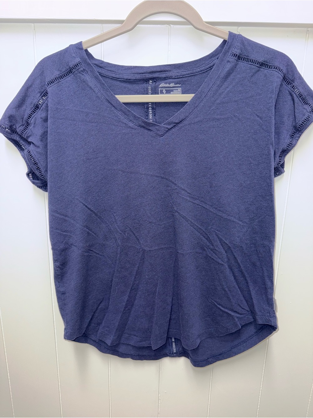 Eddie Bauer Women’s Medium Blue V Neck Ladder Trim Short Sleeve Top Casual